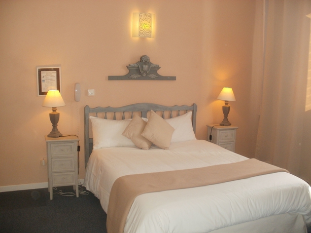 Imagen de la habitación del Hotel Hôtel Du Tricastin. Foto 5