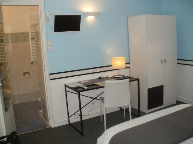 Imagen de la habitación del Hotel Hôtel Du Tricastin. Foto 10