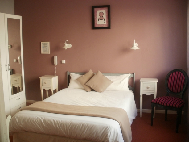 Imagen de la habitación del Hotel Hôtel Du Tricastin. Foto 11