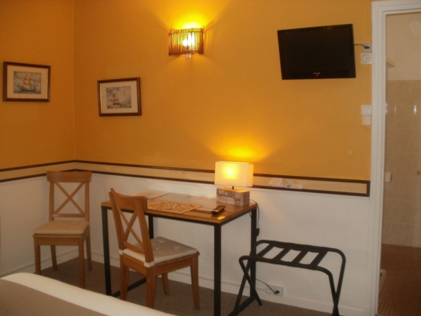 Imagen de la habitación del Hotel Hôtel Du Tricastin. Foto 15