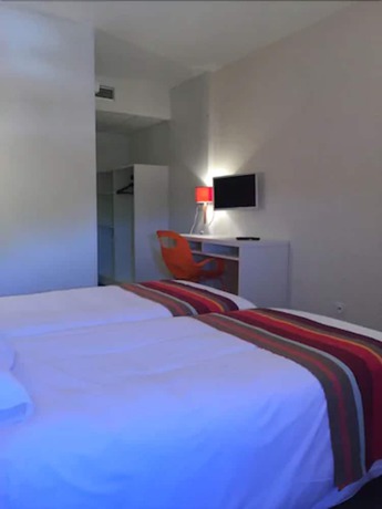 Imagen de la habitación del Hotel H&ocirc;tel Du Village Catalan. Foto 2