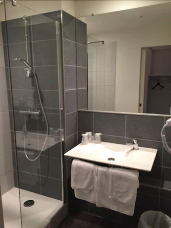 Imagen de la habitación del Hotel H&ocirc;tel Du Village Catalan. Foto 6