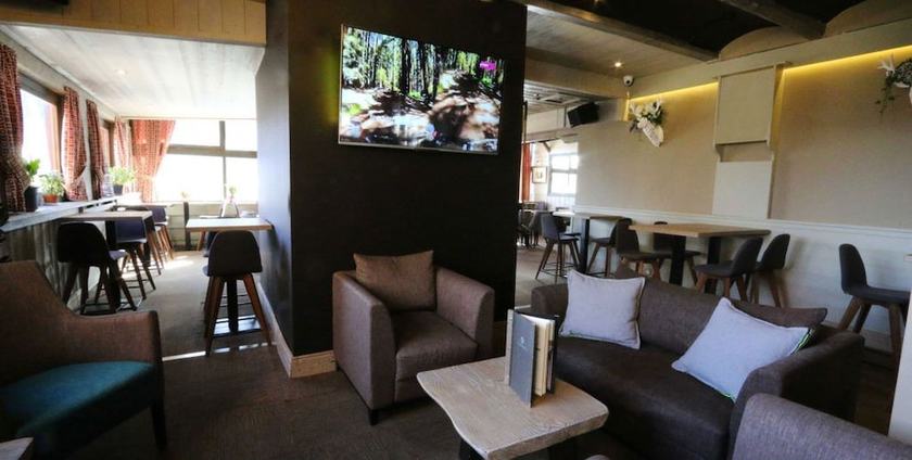 Imagen de los interiores del Hotel H&ocirc;tel Edelweiss. Foto 17