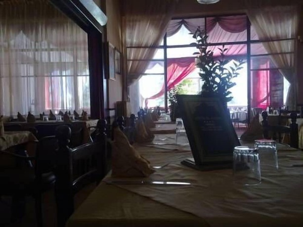 Imagen del bar/restaurante del Hotel H&ocirc;tel El Ayachi. Foto 3