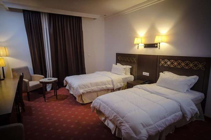Imagen de la habitación del Hotel H&ocirc;tel El Bey. Foto 11