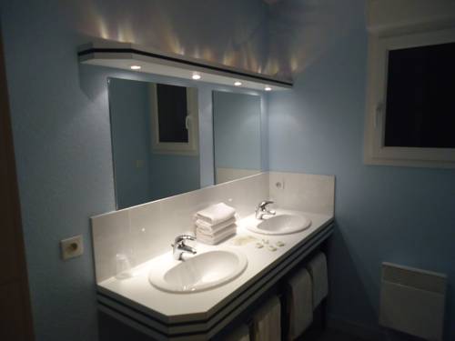 Imagen de la habitación del Hotel H&ocirc;tel Estuaire. Foto 4