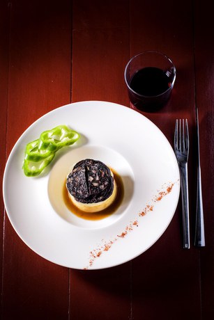 Imagen del bar/restaurante del Hotel H&ocirc;tel Etch&eacute;ma&iuml;t&eacute;. Foto 2