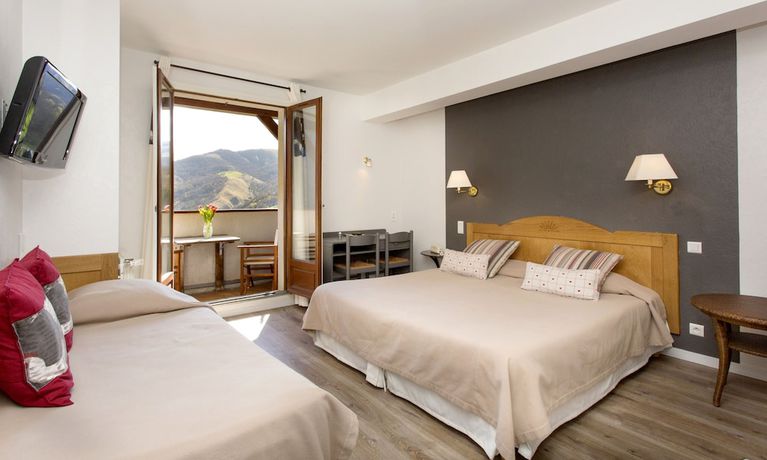 Imagen de la habitación del Hotel H&ocirc;tel Etch&eacute;ma&iuml;t&eacute;. Foto 9