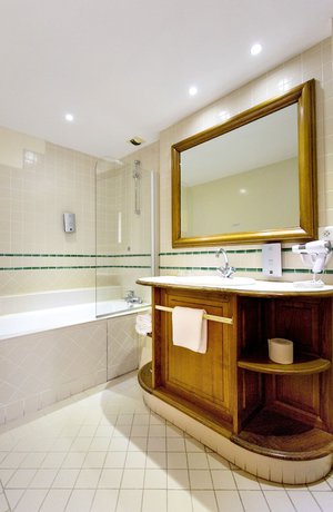 Imagen de la habitación del Hotel H&ocirc;tel Etch&eacute;ma&iuml;t&eacute;. Foto 10