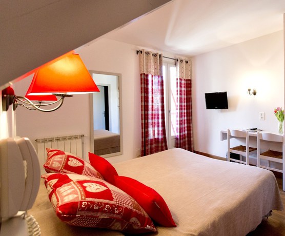 Imagen de la habitación del Hotel H&ocirc;tel Etch&eacute;ma&iuml;t&eacute;. Foto 16