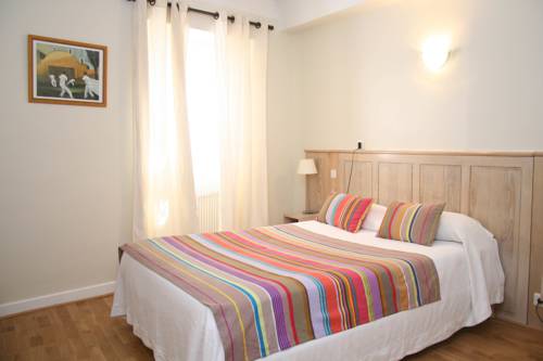 Imagen de la habitación del Hotel H&ocirc;tel Euzkadi. Foto 10