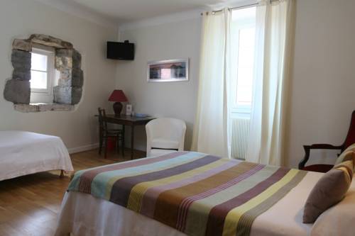 Imagen de la habitación del Hotel H&ocirc;tel Euzkadi. Foto 12