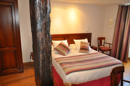 Imagen de la habitación del Hotel H&ocirc;tel Euzkadi. Foto 15