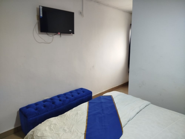 Imagen de la habitación del Hotel H&ocirc;tel Famigni. Foto 4