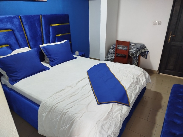 Imagen de la habitación del Hotel H&ocirc;tel Famigni. Foto 5