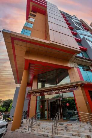 Imagen general del Hotel H&ocirc;tel Fleur De Lys Point E. Foto 3