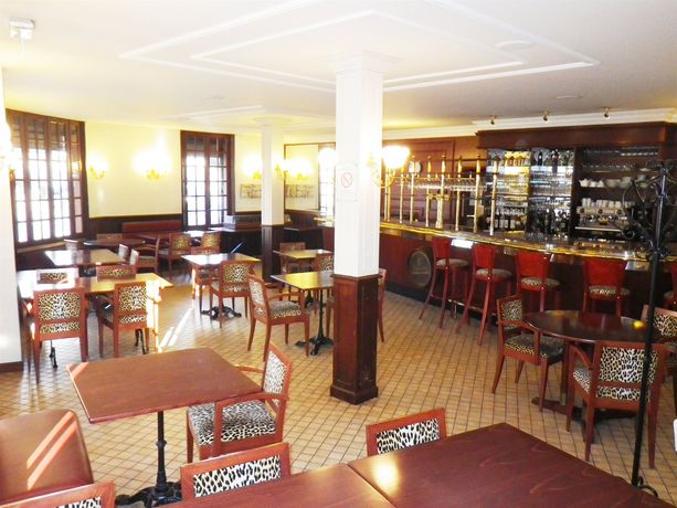 Imagen de la habitación del Hotel Hôtel François 1er. Foto 10