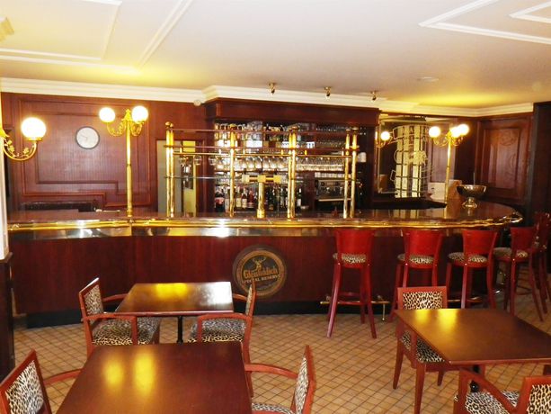 Imagen de los interiores del Hotel Hôtel François 1er. Foto 14