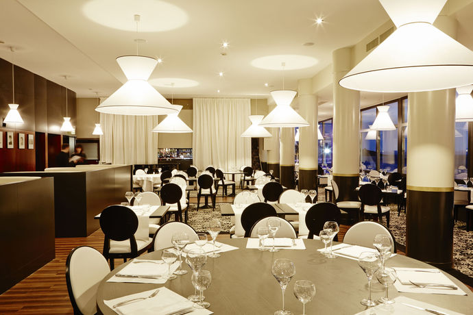 Imagen del bar/restaurante del Hotel Hôtel Georges. Foto 4