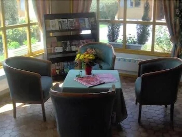 Imagen de los interiores del Hotel H&ocirc;tel Grill Le Coudray-montceaux. Foto 18