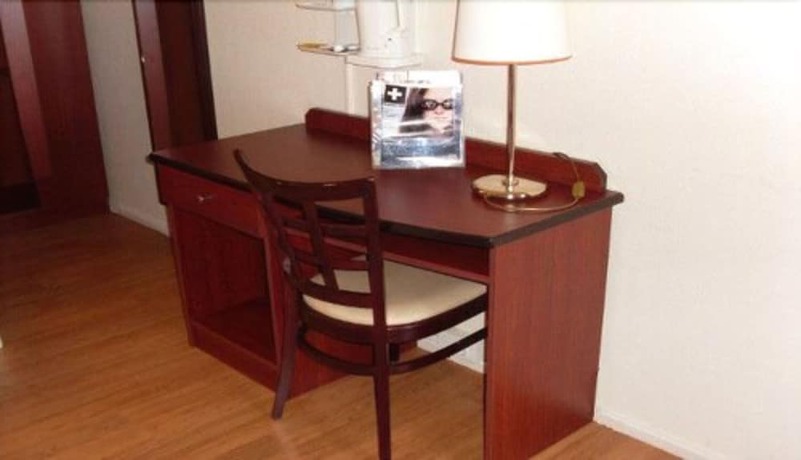 Imagen de la habitación del Hotel H&ocirc;tel Grill Le Coudray-montceaux. Foto 10