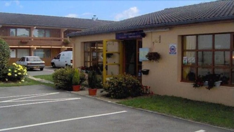 Imagen general del Hotel H&ocirc;tel Grill Le Coudray-montceaux. Foto 2