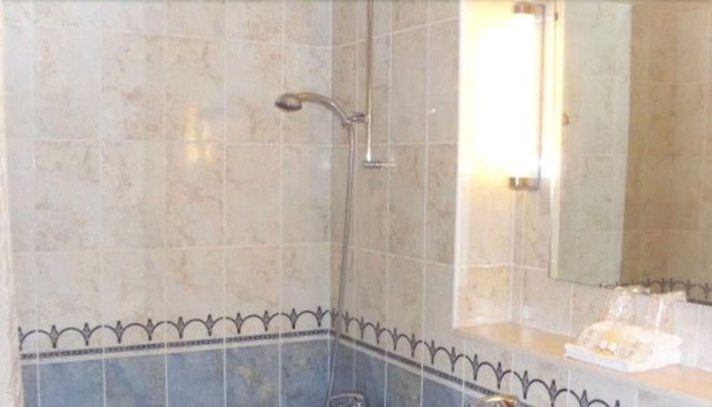 Imagen de la habitación del Hotel H&ocirc;tel Grill Le Coudray-montceaux. Foto 13