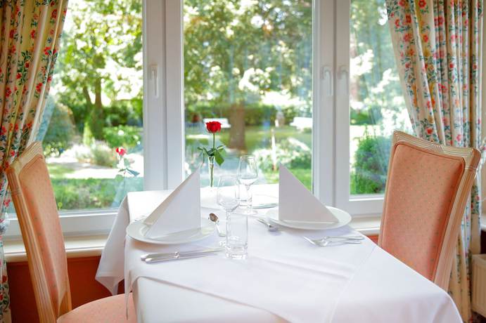 Imagen del bar/restaurante del Hotel H&ocirc;tel Gruber, Steinheim. Foto 6