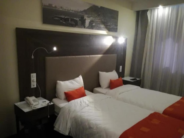 Imagen de la habitación del Hotel H&ocirc;tel Hadil. Foto 2