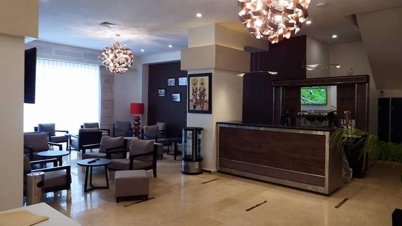 Imagen de los interiores del Hotel H&ocirc;tel Hadil. Foto 12