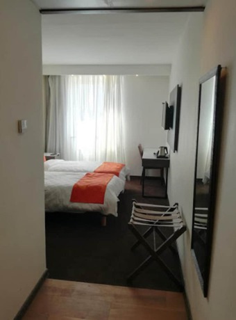 Imagen de la habitación del Hotel H&ocirc;tel Hadil. Foto 7