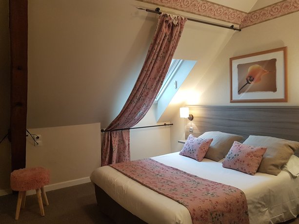 Imagen de la habitación del Hotel H&ocirc;tel Henri IV, COUTRAS. Foto 5