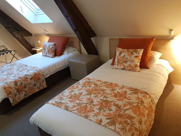 Imagen de la habitación del Hotel H&ocirc;tel Henri IV, COUTRAS. Foto 12