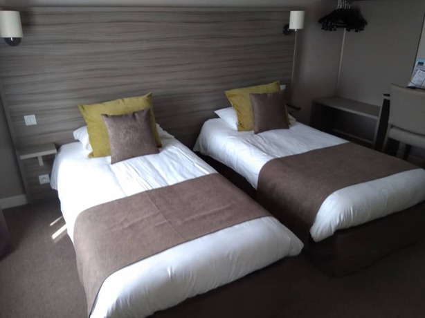 Imagen de la habitación del Hotel H&ocirc;tel Henri IV, COUTRAS. Foto 13