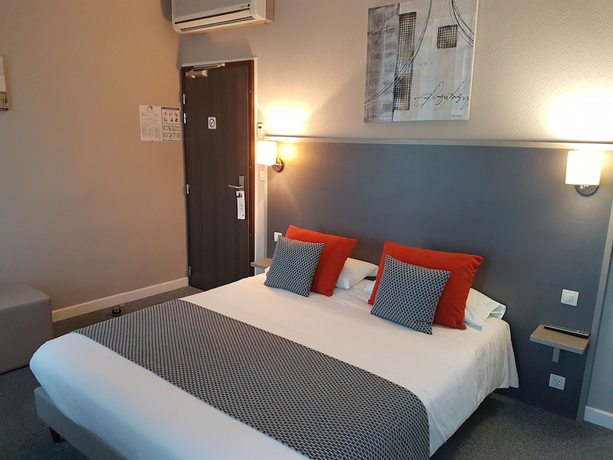 Imagen de la habitación del Hotel H&ocirc;tel Henri IV, COUTRAS. Foto 17
