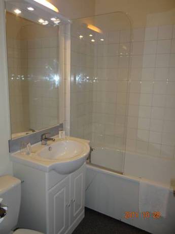 Imagen de la habitación del Hotel H&ocirc;tel Hermance. Foto 4