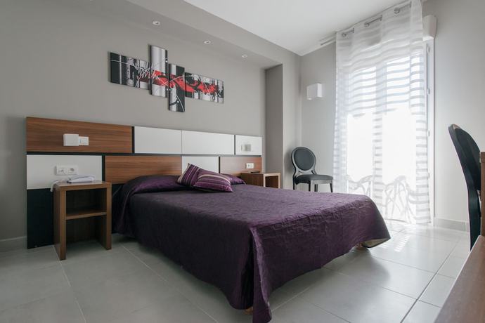 Imagen de la habitación del Hotel H&ocirc;tel Holidays and Work. Foto 2