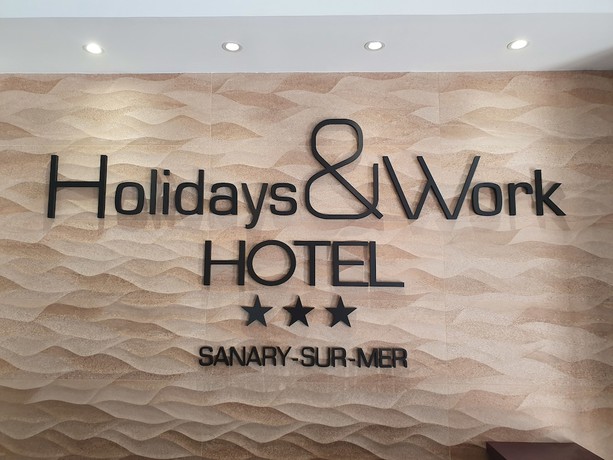 Imagen de los interiores del Hotel H&ocirc;tel Holidays and Work. Foto 19