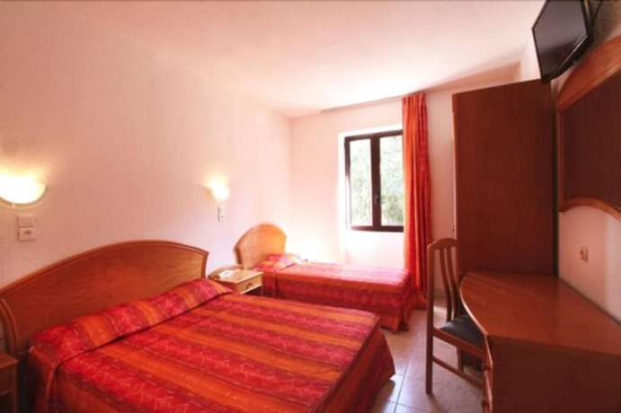 Imagen de la habitación del Hotel H&ocirc;tel Id&eacute;al. Foto 3