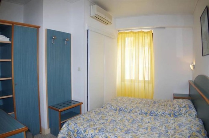 Imagen de la habitación del Hotel H&ocirc;tel Id&eacute;al. Foto 4