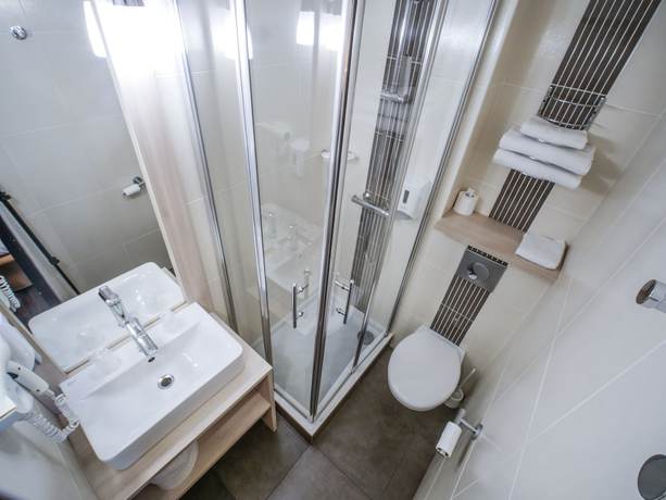 Imagen de la habitación del Hotel H&ocirc;tel Inn Design Vannes Resto Novo. Foto 5