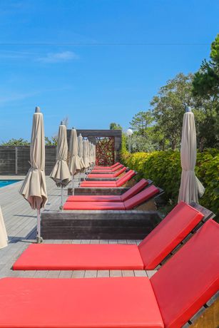 Imagen de la piscina del Hotel H&ocirc;tel Isola. Foto 15