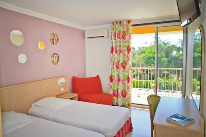 Imagen de la habitación del Hotel H&ocirc;tel Isola. Foto 5