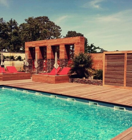 Imagen de la piscina del Hotel H&ocirc;tel Isola. Foto 20