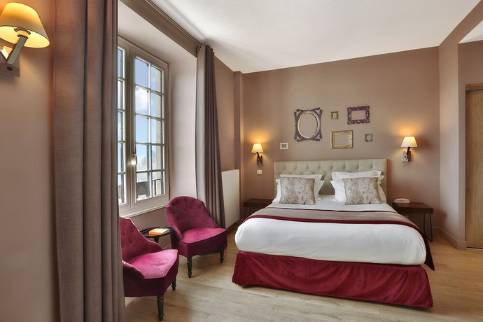 Imagen de la habitación del Hotel H&ocirc;tel Joyet de Maubec. Foto 11