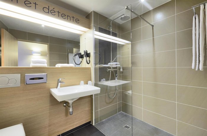 Imagen de la habitación del Hotel H&ocirc;tel Kyriad Angers Ouest Beaucouz&eacute;. Foto 11