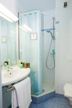 Imagen de la habitación del Hotel Hôtel Kyriad Brive Ouest. Foto 10