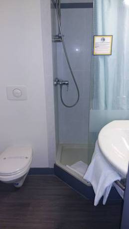 Imagen de la habitación del Hotel Hôtel Kyriad Brive Ouest. Foto 11