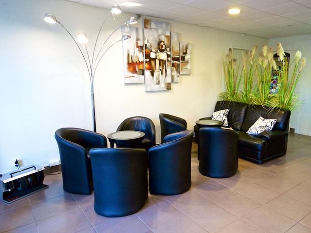 Imagen de los interiores del Hotel H&ocirc;tel Kyriad Martigues Sud. Foto 17