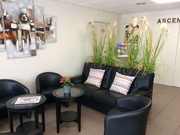 Imagen de los interiores del Hotel H&ocirc;tel Kyriad Martigues Sud. Foto 19